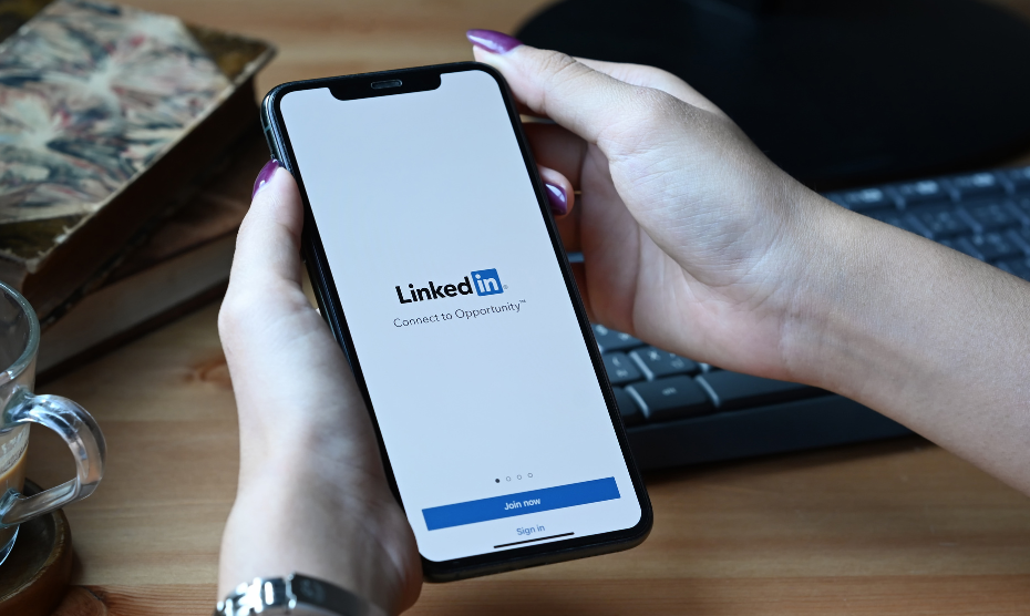 10 Tips and Tricks for Optimizing your LinkedIn Profile
